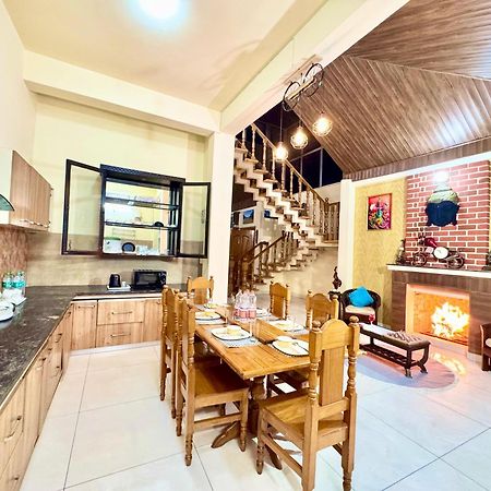 The Auriga 3Bhk Fully Entair Villa With Bonfire In Kasauli I Pvt Stay I Open Air Terrace I Kitchen Livingroom I Lawn Bonfire I Gaming Zone ภายนอก รูปภาพ