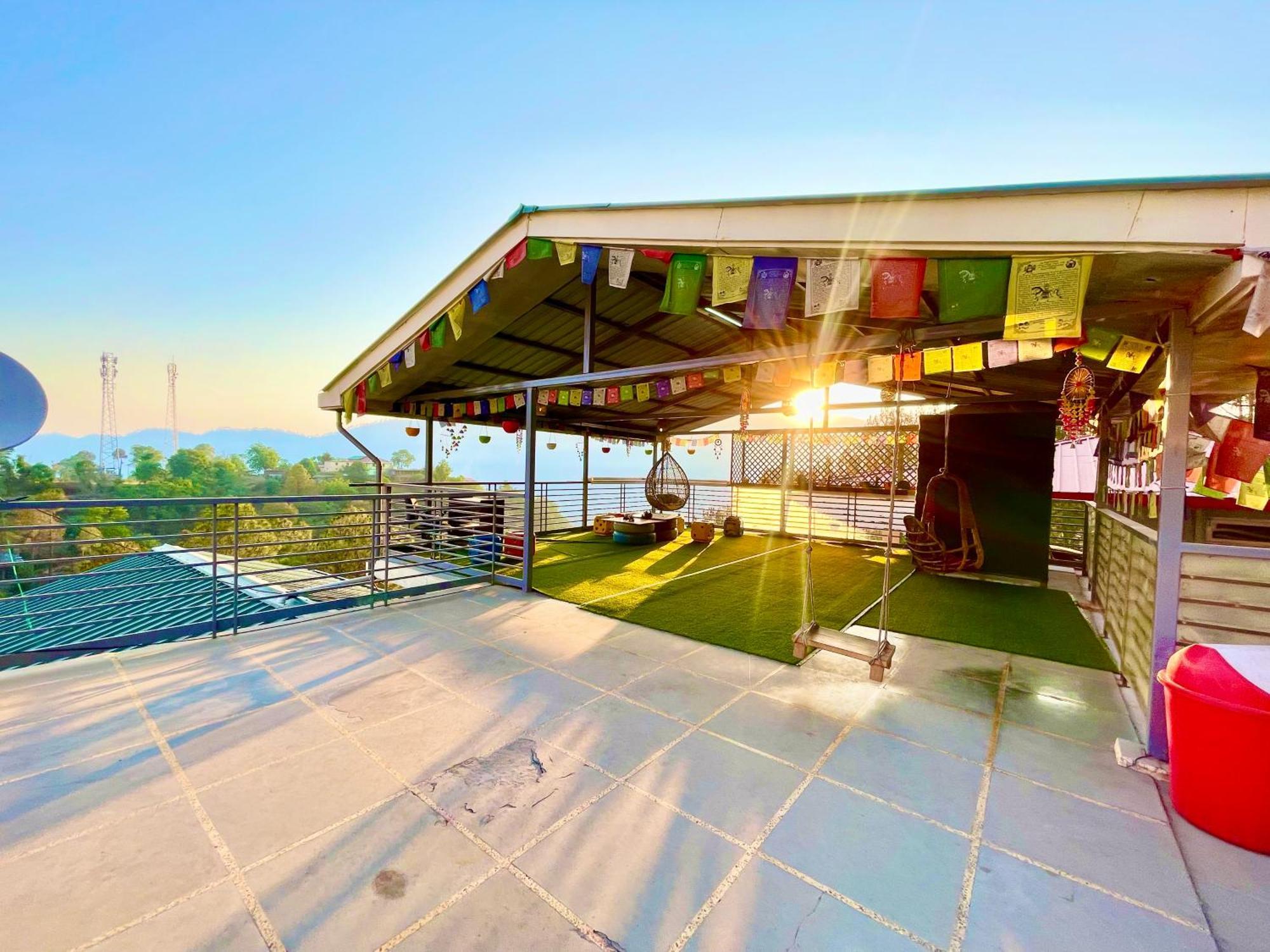The Auriga 3Bhk Fully Entair Villa With Bonfire In Kasauli I Pvt Stay I Open Air Terrace I Kitchen Livingroom I Lawn Bonfire I Gaming Zone ภายนอก รูปภาพ