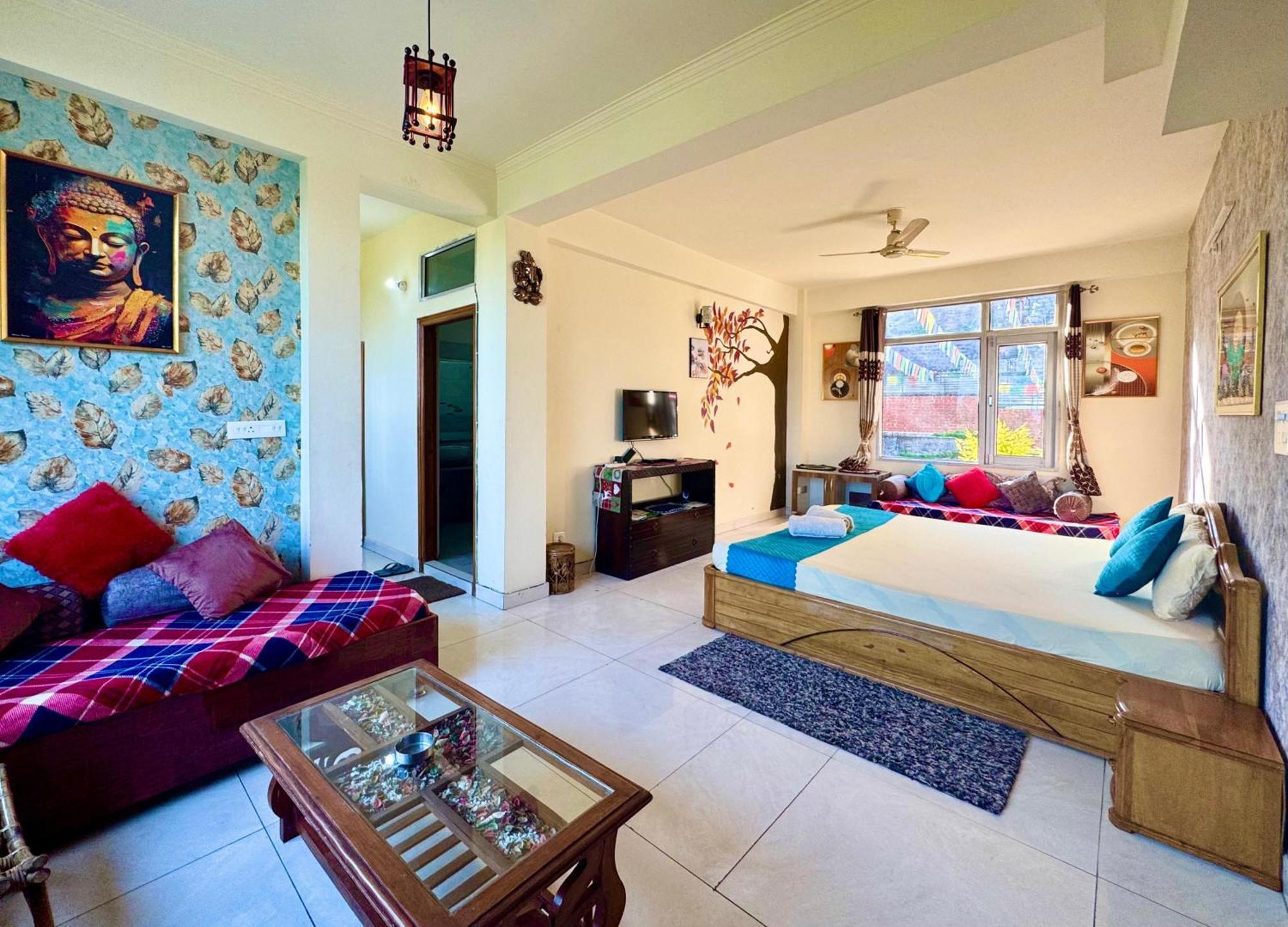 The Auriga 3Bhk Fully Entair Villa With Bonfire In Kasauli I Pvt Stay I Open Air Terrace I Kitchen Livingroom I Lawn Bonfire I Gaming Zone ภายนอก รูปภาพ